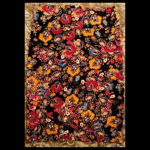 Cassie, LuLaRoe pencil skirt.